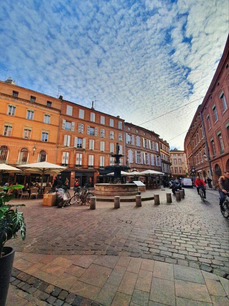 Walk along Toulouse