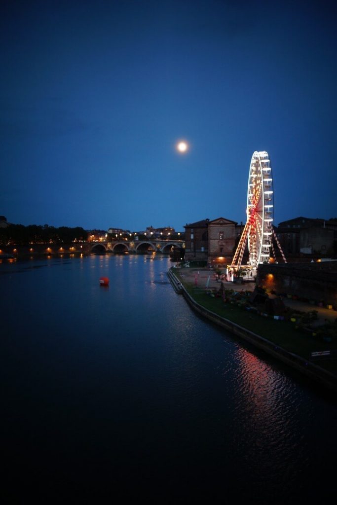 Ferris Wheel in Toulouse at night
