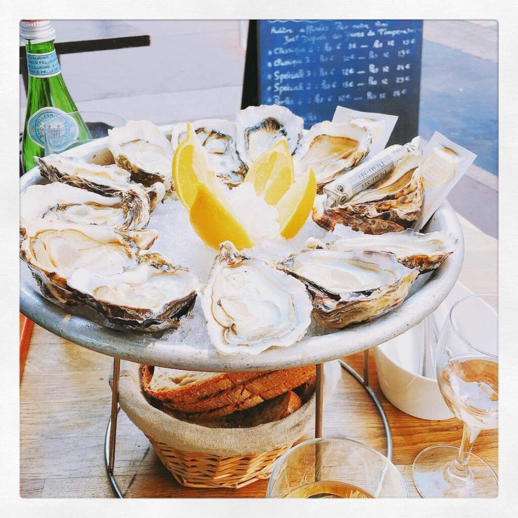 Oysters on ice platter