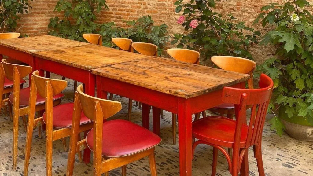 A Taula tables